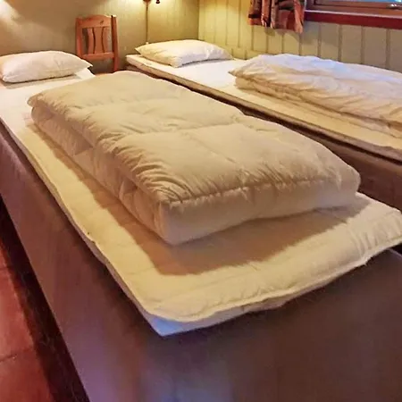 Apartment 6 Person In