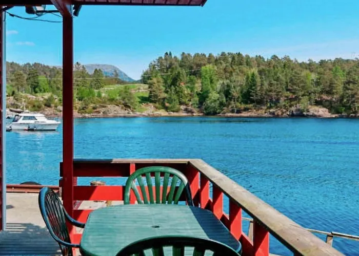 6 Person In * Hosteland