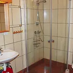 דירה 6 Person In Hosteland