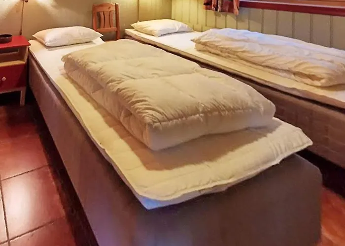 6 Person In